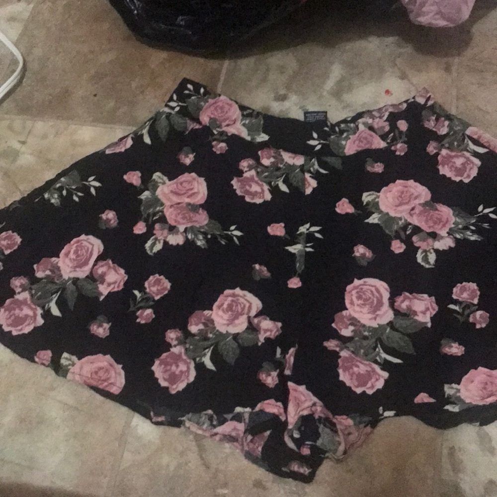 Floral flowy shorts